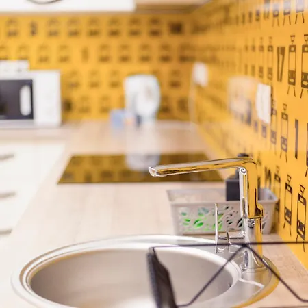 Unique At The Danube With Aircon Apartment