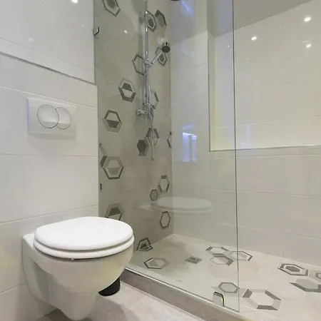 Unique At The Danube With Aircon Apartment *